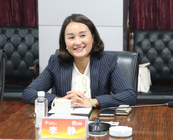 李静在座谈会上交流