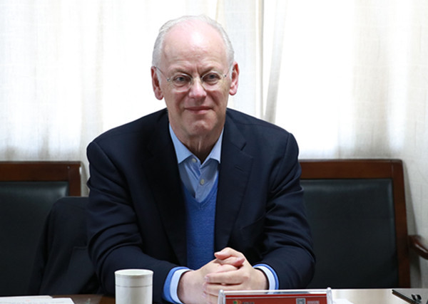 德国前国防部长鲁道夫·沙尔平莅临远东参观座谈